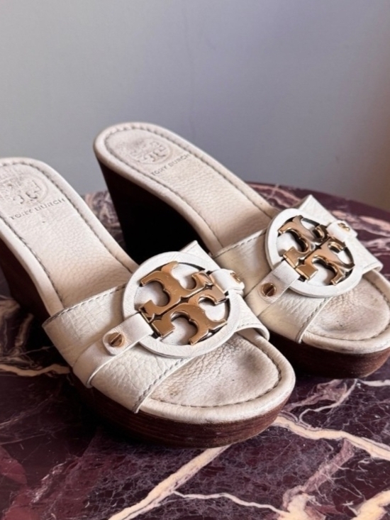Tory Burch Shoes - Tory Burch White Leather Logo Platform Mules with Gold Emblem